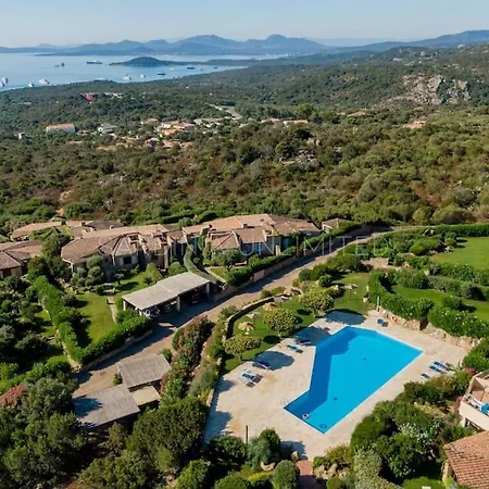 Jaqueline فيلة Abbiadori