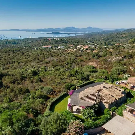 فيلة Jaqueline Abbiadori